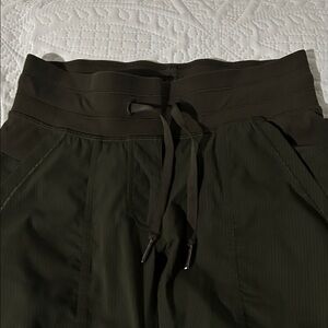 Lululemon street to studio pants SZ: 4
